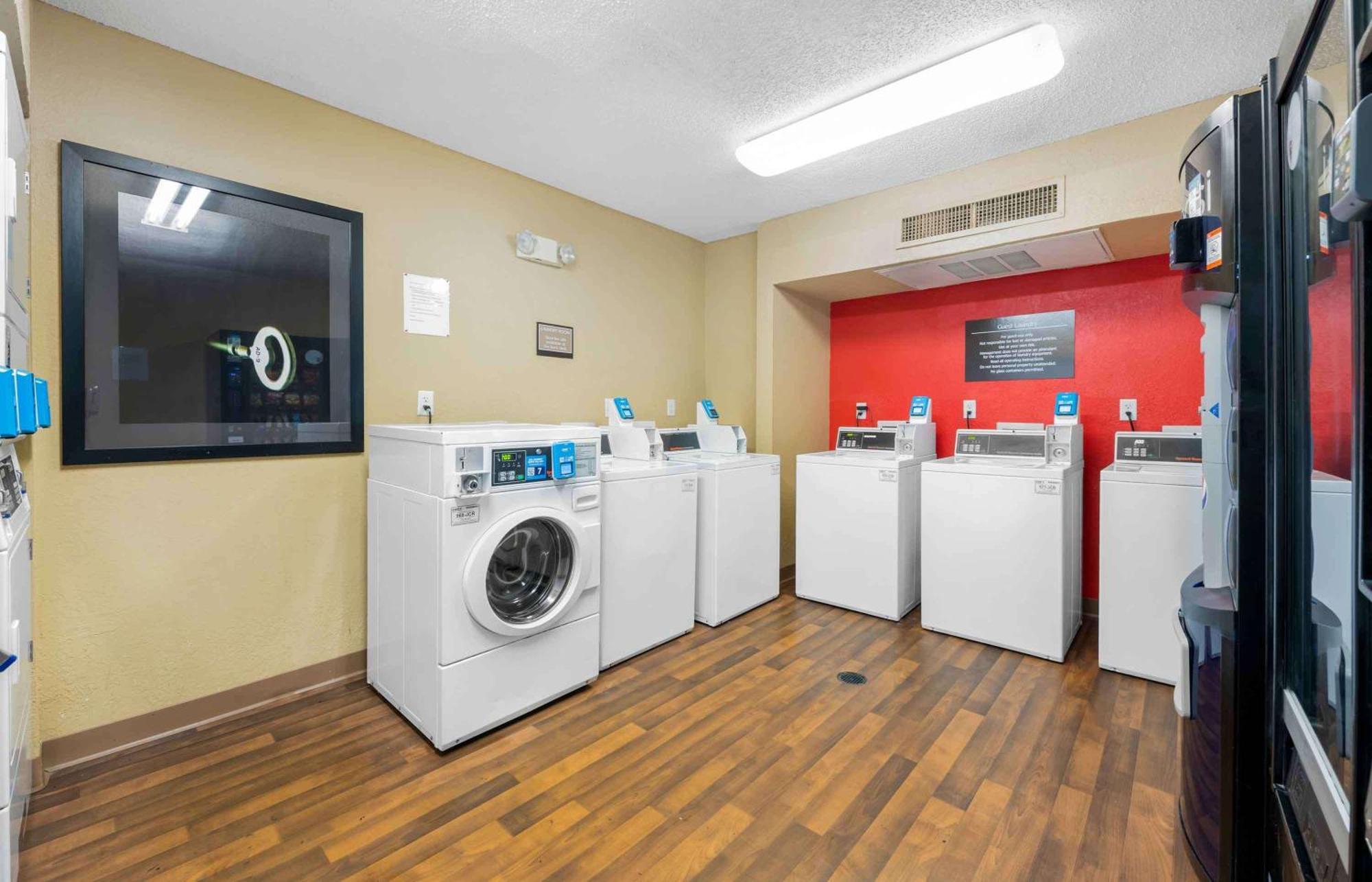 Extended Stay America Select Suites - Jacksonville - Baymeadows Exterior foto