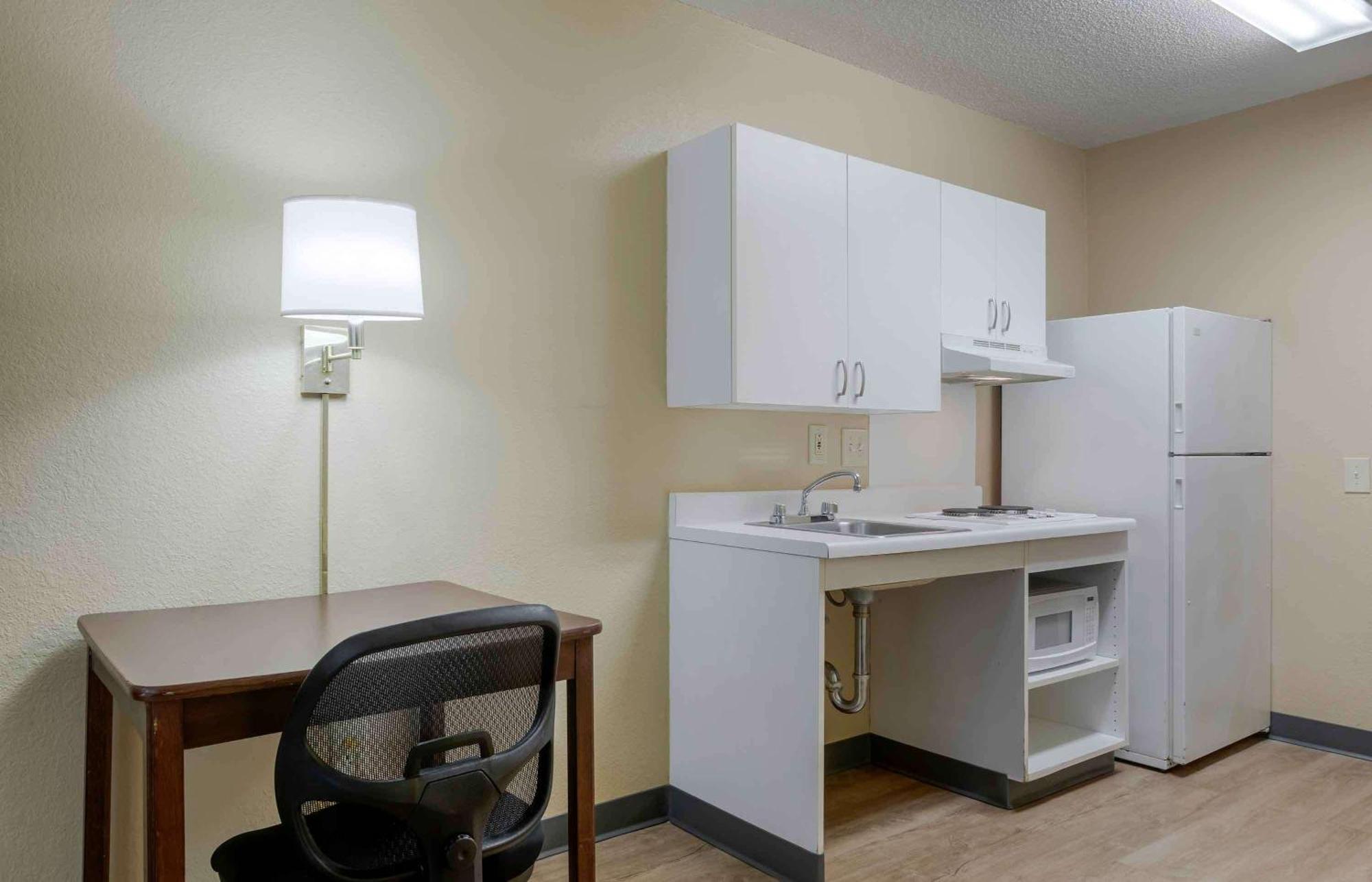 Extended Stay America Select Suites - Jacksonville - Baymeadows Exterior foto